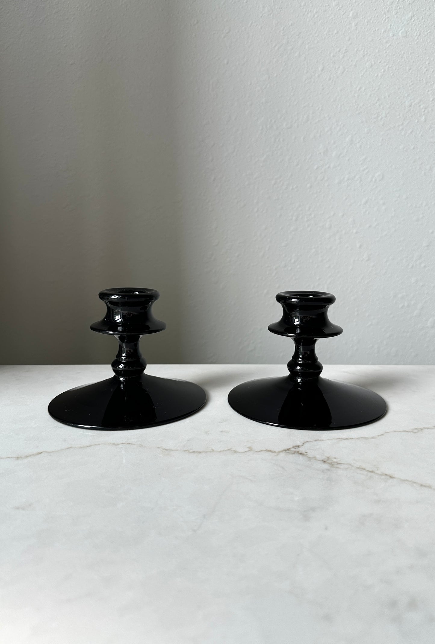 Elegant Black Glass Candleholder Set
