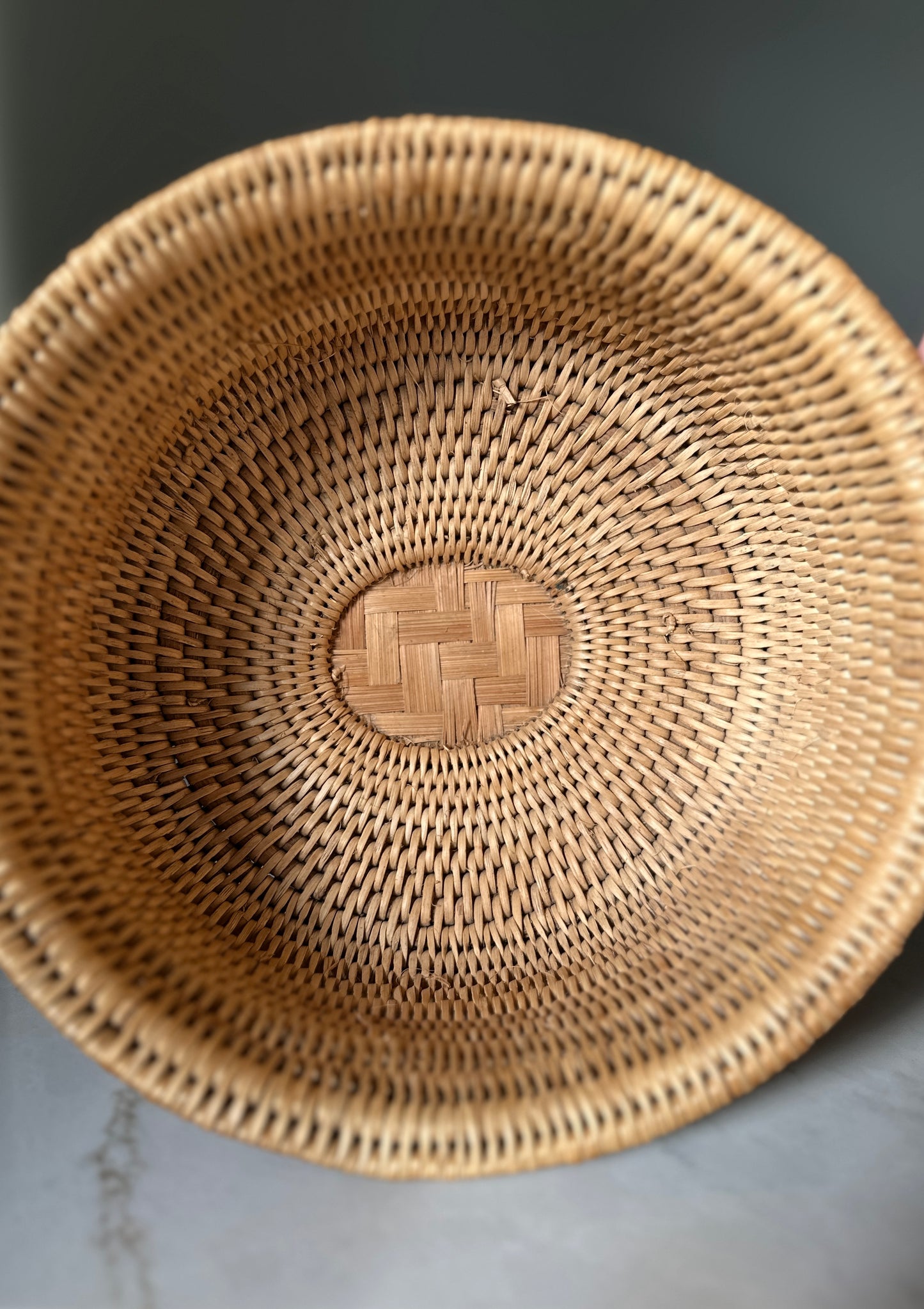 Pedestal Centerpiece Rattan Bowl
